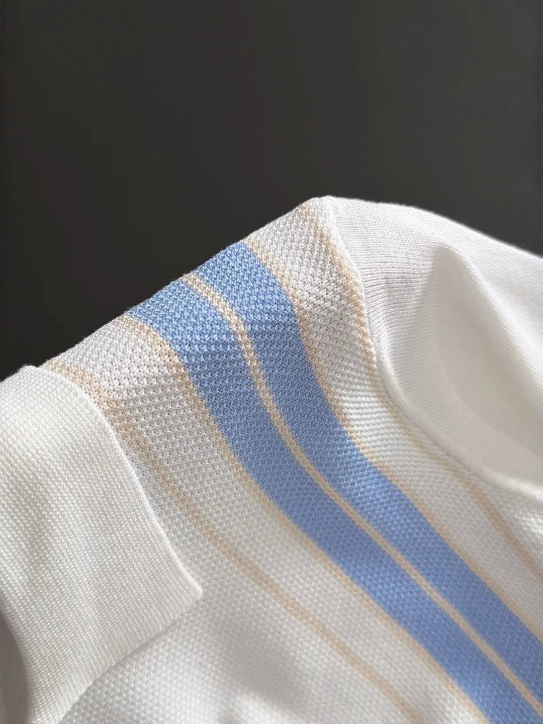 Next day shipment High Quality BC 2026 Summer New Arrival men's short-sleeved T-shirt Made of combed cotton yarn knitted cotton fabric, pure cotton high-weight special yarn, it feels full of weight when weighed, and the upper body is more textured than ordinary T-shirts. This texture can cope with the weather easily and is suitable for both hot and cold! The pattern on the chest adopts three-dimensional embroidery technology, and is perfectly produced stitch by stitch with reference to the original version! Loose fit design, looks noble. Size: M to XXXL